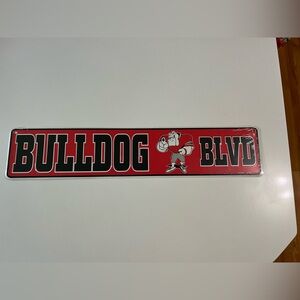 New Bulldog sign